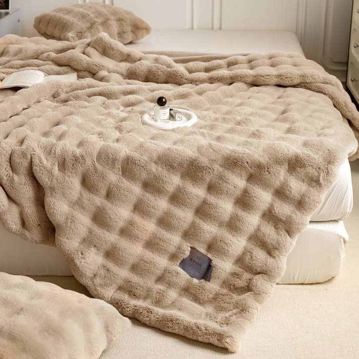 91家纺网 家纺一手货源 找家纺 尚品绵羊毛毯 2025新款仿裘皮皮草貂皮毛毯轻奢高端婚庆加厚双层拉舍尔毛毯 奶茶驼