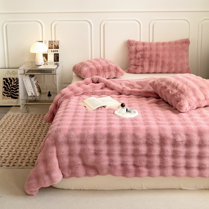 91家纺网 家纺一手货源 找家纺 尚品绵羊毛毯 2025新款仿裘皮皮草貂皮毛毯轻奢高端婚庆加厚双层拉舍尔毛毯 海棠粉