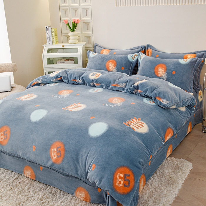 91家纺网 家纺一手货源 找家纺 尚品凤凰2025新款高克重印花牛奶绒四件套-工艺款一叶知秋-蓝灰