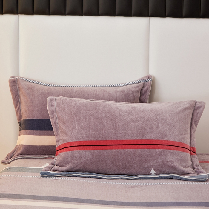 91家纺网 家纺一手货源 找家纺 尚品凤凰2025新款高克重印花牛奶绒四件套-工艺款森林小鹿