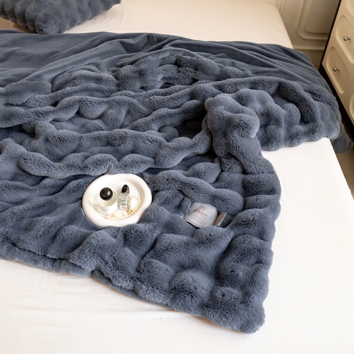 91家纺网 家纺一手货源 找家纺 尚品绵羊毛毯 2025新款仿裘皮皮草貂皮毛毯轻奢高端婚庆加厚双层拉舍尔毛毯 星月灰