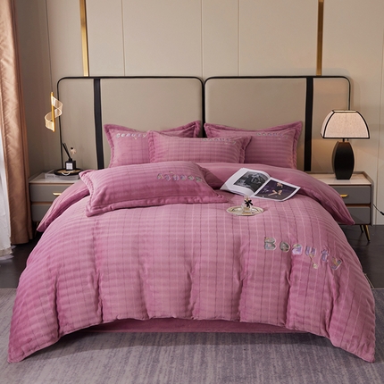 91家纺网 家纺一手货源 找家纺 （总）新款牛奶绒绣花款四件套系列 清仓价！