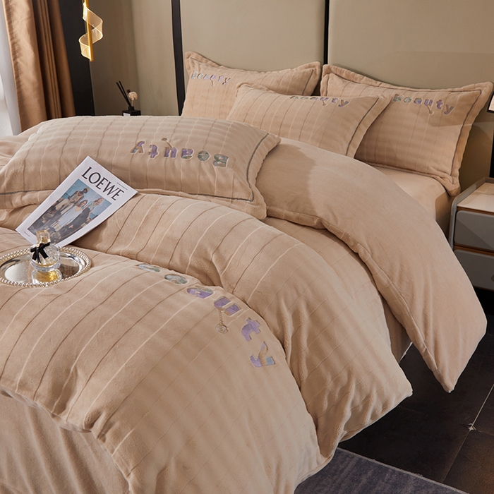 91家纺网 家纺一手货源 找家纺 新款牛奶绒绣花款四件套系列 清仓价！ 米色