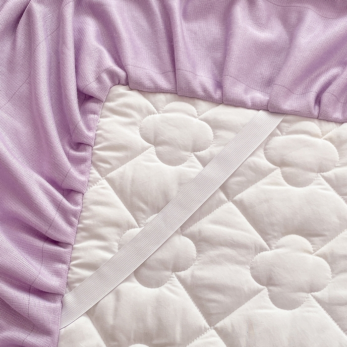 91家纺网 家纺一手货源 找家纺 梦舒羽 牛奶绒夹棉床裙床罩床单床盖床护垫套三件套 玫瑰紫