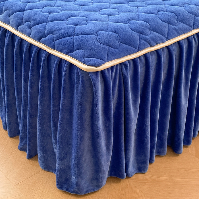 91家纺网 家纺一手货源 找家纺 梦舒羽 牛奶绒夹棉床裙床罩床单床盖床护垫套三件套 深海蓝