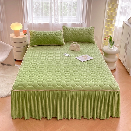 91家纺网 家纺一手货源 找家纺 圣比熊 牛奶绒夹棉床裙床罩床单床盖床护垫套三件套 芥末绿