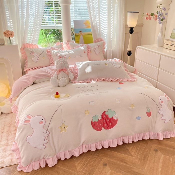 91家纺网 家纺一手货源 找家纺 （总）绒世界 2024新款牛奶绒摘星兔贴布绣牛奶绒四件套