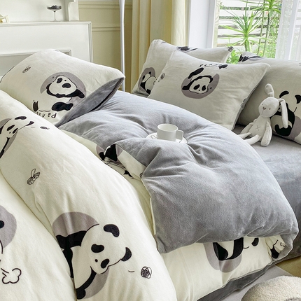 91家纺网 家纺一手货源 找家纺 （总）帅露 2023款200g高克重亲肤吊边款印花牛奶绒四件套