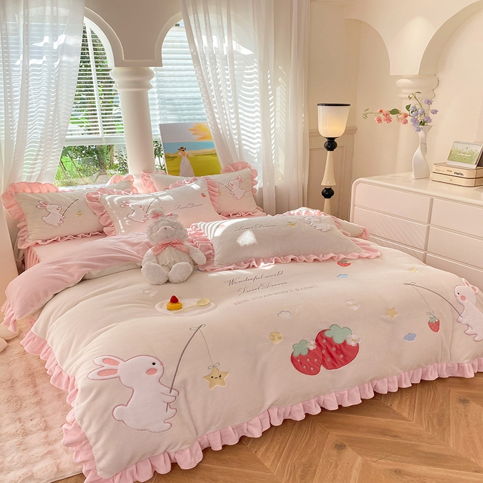 91家纺网 家纺一手货源 找家纺 （总）绒世界 2024新款牛奶绒摘星兔贴布绣牛奶绒四件套