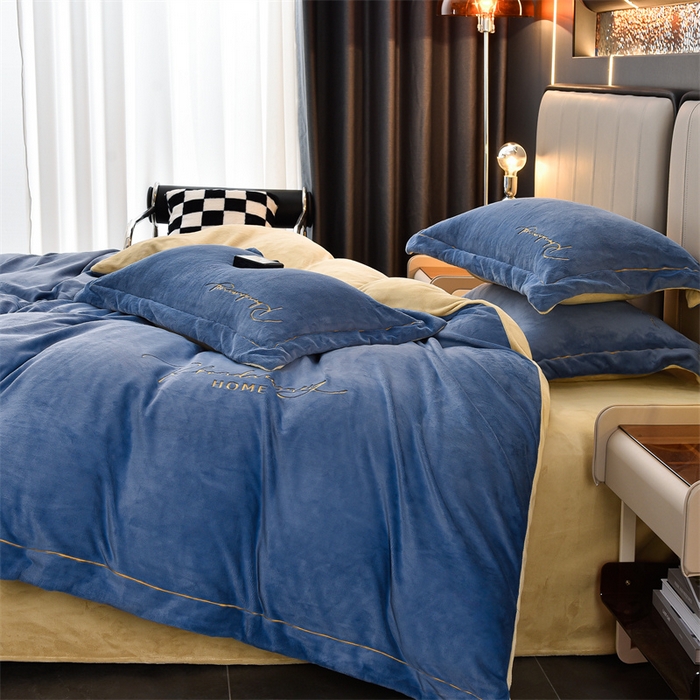 91家纺网 家纺一手货源 找家纺 笙意家纺 2025新款牛奶绒刺绣四件套-爱丁堡系列 爱丁堡-宾利蓝+奶茶