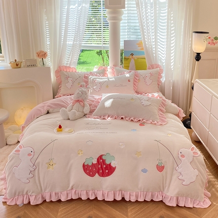 91家纺网 家纺一手货源 找家纺 （总）绒世界 2024新款牛奶绒摘星兔贴布绣牛奶绒四件套