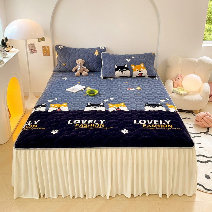 91家纺网 家纺一手货源 找家纺 梦舒羽 牛奶绒夹棉床裙床罩床单床盖床护垫套三件套 可爱狗狗