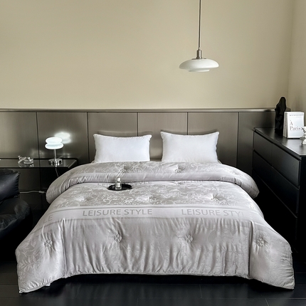 91家纺网 家纺一手货源 找家纺 八方汇 2023新款3D轻奢提花大豆被春秋被冬被漫步系列 玛瑙灰