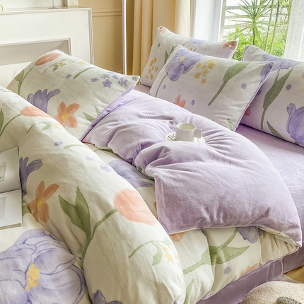 91家纺网 家纺一手货源 找家纺 （总）帅露 2023款200g高克重亲肤吊边款印花牛奶绒四件套