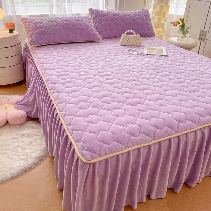 91家纺网 家纺一手货源 找家纺 梦舒羽 牛奶绒夹棉床裙床罩床单床盖床护垫套三件套 玫瑰紫