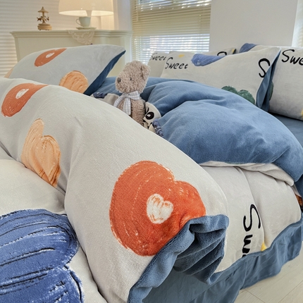 91家纺网 家纺一手货源 找家纺 （总）帅露 2023款200g高克重亲肤吊边款印花牛奶绒四件套