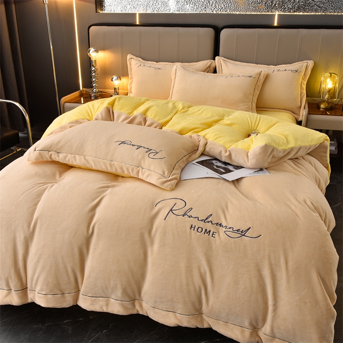 91家纺网 家纺一手货源 找家纺 笙意家纺 2025新款牛奶绒刺绣四件套-爱丁堡系列 爱丁堡-香槟+暖黄