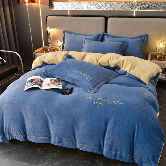 91家纺网 家纺一手货源 找家纺 笙意家纺 2025新款牛奶绒刺绣四件套-爱丁堡系列 爱丁堡-宾利蓝+奶茶