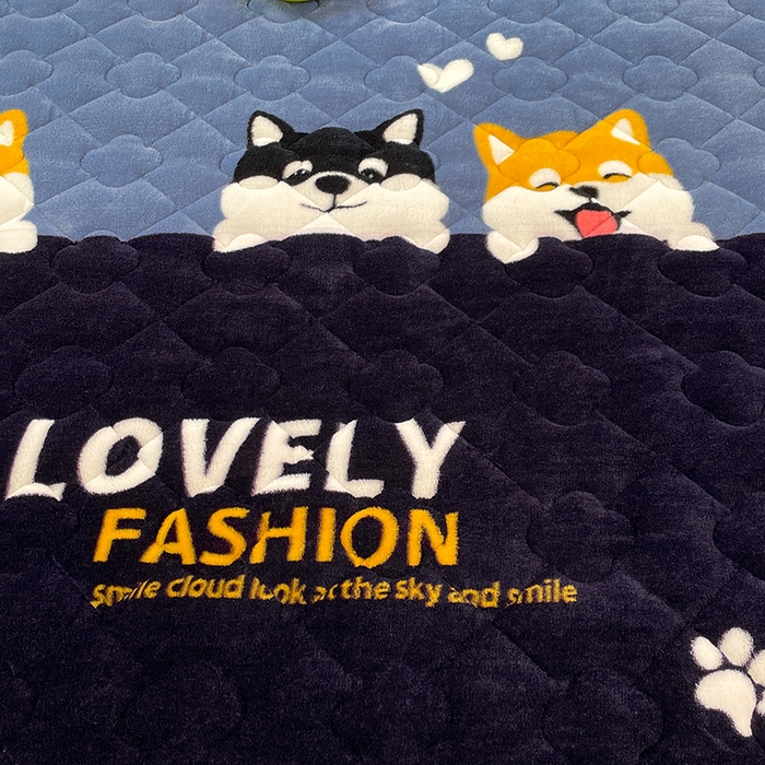 91家纺网 家纺一手货源 找家纺 梦舒羽 牛奶绒夹棉床裙床罩床单床盖床护垫套三件套 可爱狗狗