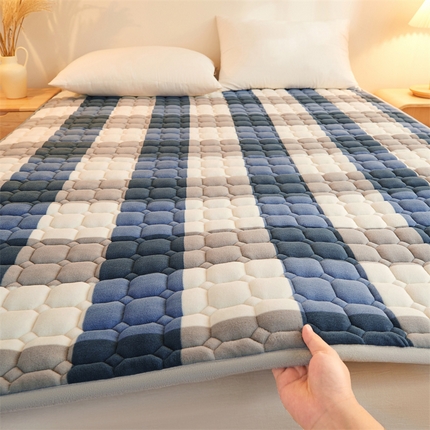 （总）雯豆家纺 2023新品无印风牛奶绒床垫床护垫夹棉薄款床垫保护罩