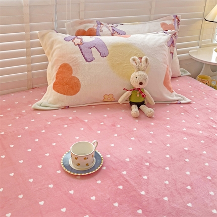 名兮-2023新款高克重牛奶绒枕套 魔法兔