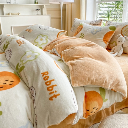 91家纺网 家纺一手货源 找家纺 （总）帅露 2023款200g高克重亲肤吊边款印花牛奶绒四件套