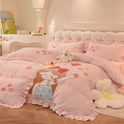 91家纺网 家纺一手货源 找家纺 （总）绒世界 2024新款高档贴布绣甜心公主牛奶绒四件套