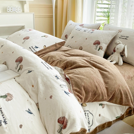 91家纺网 家纺一手货源 找家纺 （总）帅露 2023款200g高克重亲肤吊边款印花牛奶绒四件套