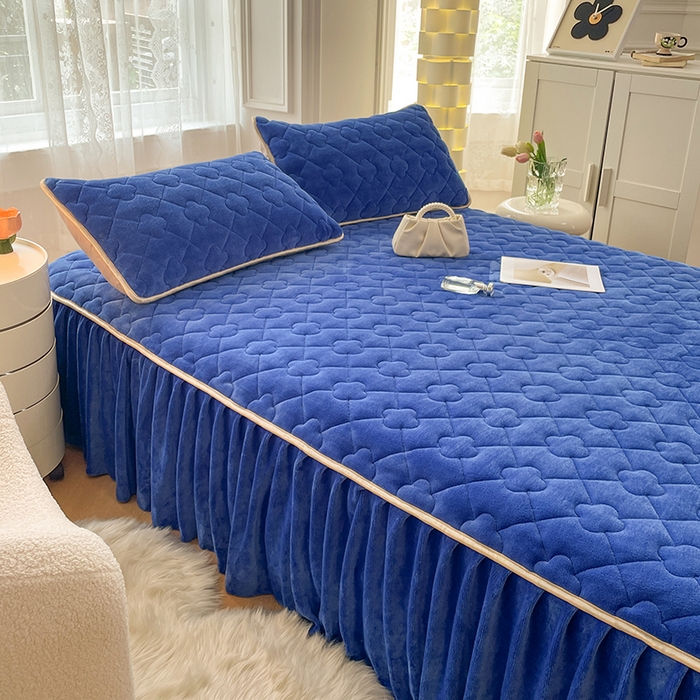 91家纺网 家纺一手货源 找家纺 梦舒羽 牛奶绒夹棉床裙床罩床单床盖床护垫套三件套 深海蓝