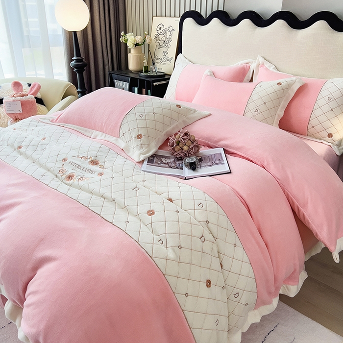 91家纺网 家纺一手货源 找家纺 （总）绒世界 2024秋冬高端刺绣菲曼牛奶绒四件套