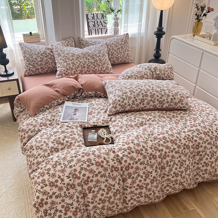 91家纺网 家纺一手货源 找家纺 妖妖家纺 2023新款有氧提花小竺棉印花四件套 花香菲菲