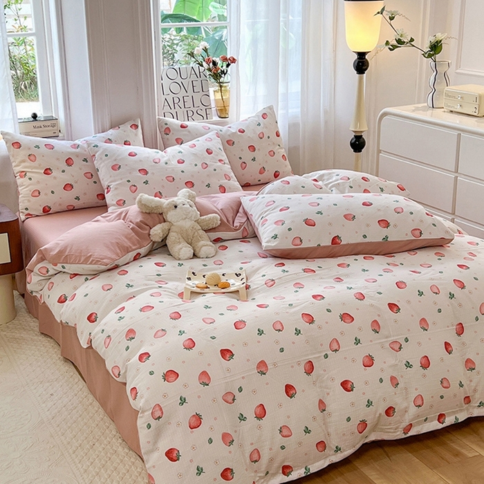 91家纺网 家纺一手货源 找家纺 妖妖家纺 2023新款有氧提花小竺棉印花四件套 草莓奶酪