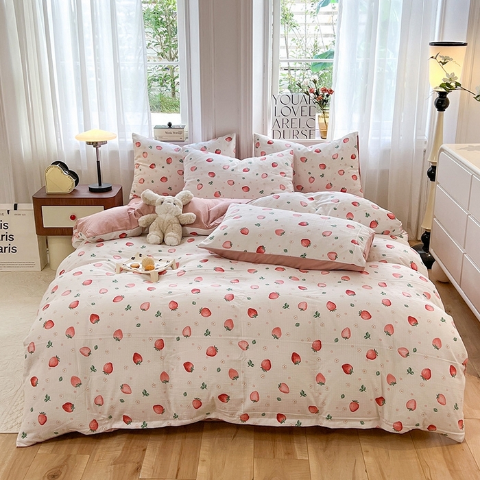 91家纺网 家纺一手货源 找家纺 妖妖家纺 2023新款有氧提花小竺棉印花四件套 草莓奶酪