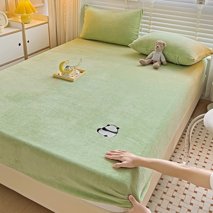 91家纺网 家纺一手货源 找家纺 N先生 2023秋冬新款高克重牛奶绒单床笠胖达系列 胖达-牛油果绿