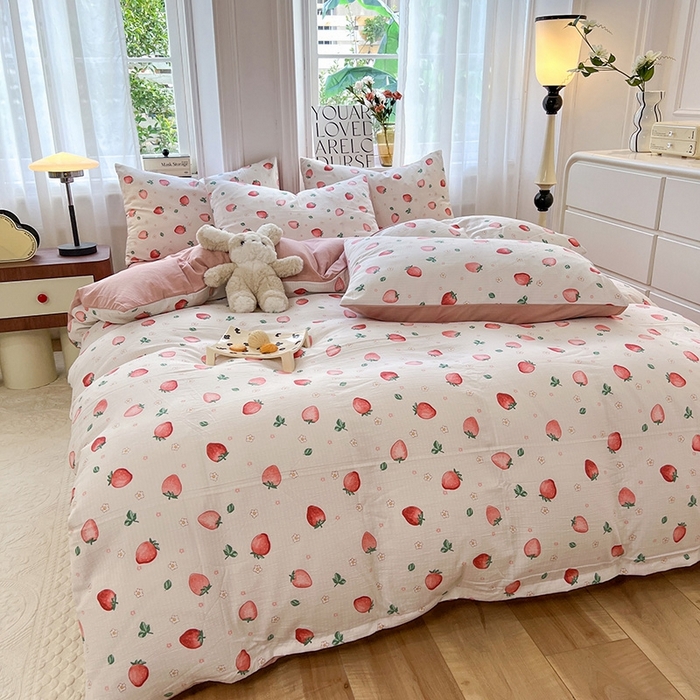 91家纺网 家纺一手货源 找家纺 妖妖家纺 2023新款有氧提花小竺棉印花四件套 草莓奶酪