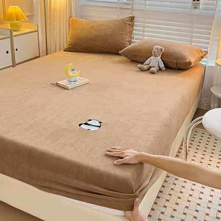 91家纺网 家纺一手货源 找家纺 N先生 2023秋冬新款高克重牛奶绒单床笠胖达系列 胖达-奶茶咖