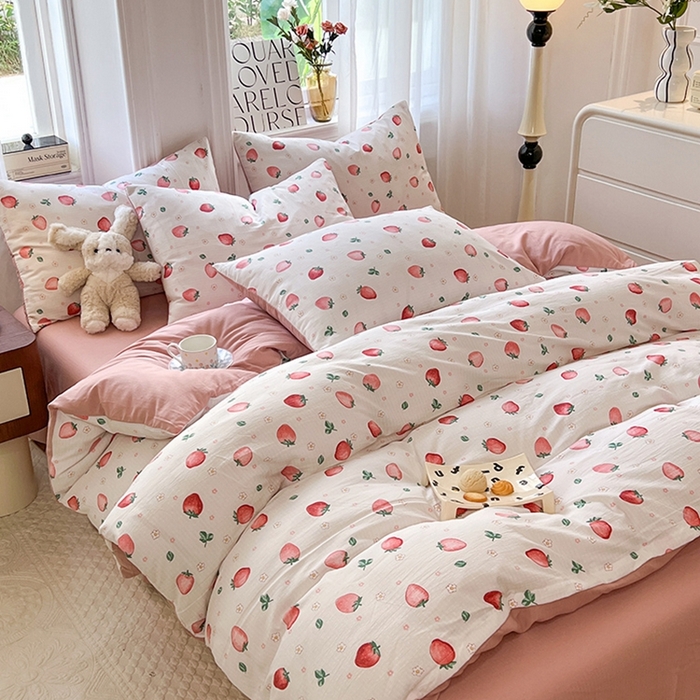 91家纺网 家纺一手货源 找家纺 妖妖家纺 2023新款有氧提花小竺棉印花四件套 草莓奶酪