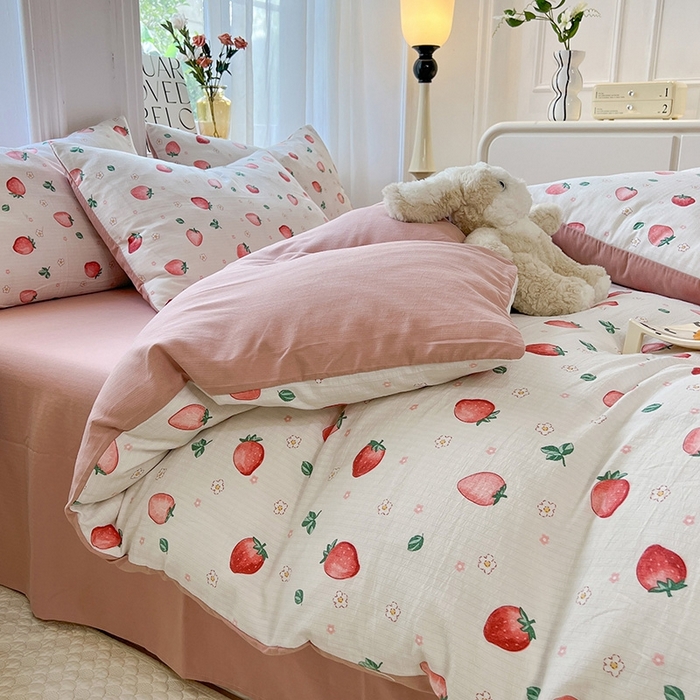 91家纺网 家纺一手货源 找家纺 妖妖家纺 2023新款有氧提花小竺棉印花四件套 草莓奶酪