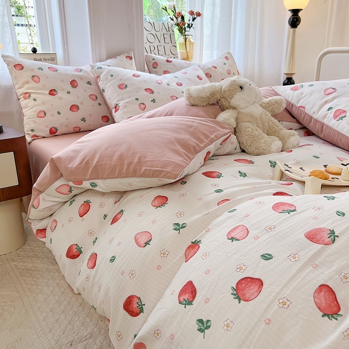 91家纺网 家纺一手货源 找家纺 妖妖家纺 2023新款有氧提花小竺棉印花四件套 草莓奶酪