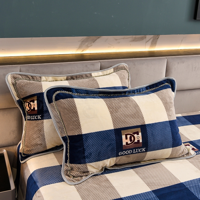 91家纺网 家纺一手货源 找家纺 金柚子 2024新款加厚牛奶绒四件套 蓝大格