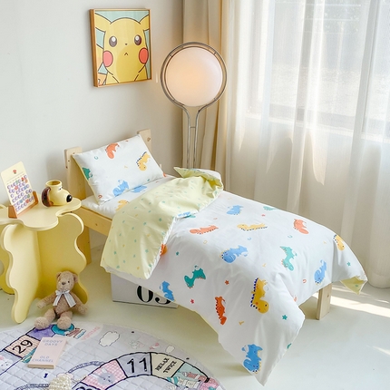 91家纺网 家纺一手货源 找家纺 沁童 新款60支宝宝全棉儿童全棉三件套，幼儿园六件套一包拎 小恐龙