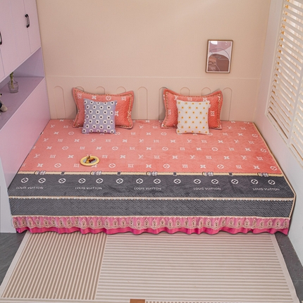 91家纺网 家纺一手货源 找家纺 （总）手艺人 2025新款牛奶绒炕盖榻榻米炕垫新款蕾丝边K279-K303