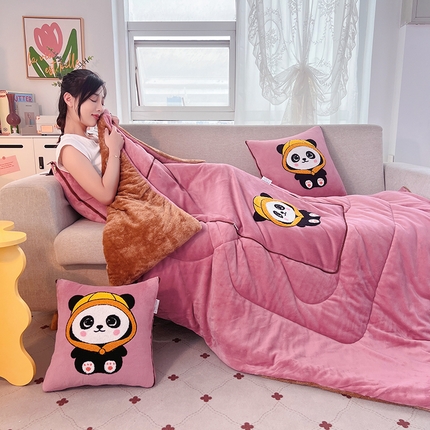 宝马家纺（原梦童画） 2023新款加厚牛奶绒毛巾绣熊猫抱枕被 粉色