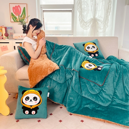 宝马家纺（原梦童画） 2023新款加厚牛奶绒毛巾绣熊猫抱枕被 绿色