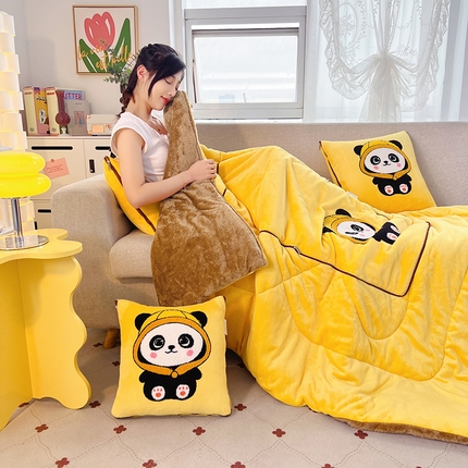 宝马家纺（原梦童画） 2023新款加厚牛奶绒毛巾绣熊猫抱枕被 黄色