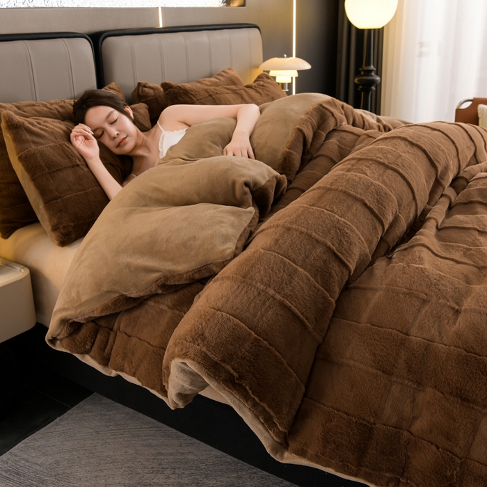 91家纺网 家纺一手货源 找家纺 爱洛 2023新款纯色高克重兔毛绒四件套 摩咖-陀