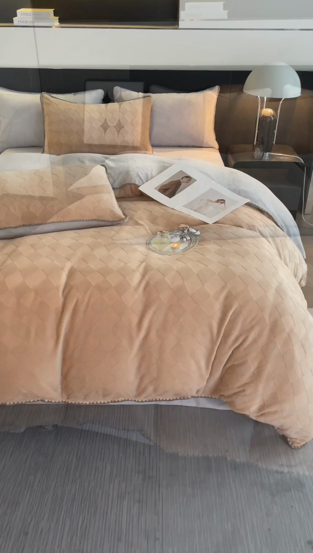 91家纺网 家纺一手货源 找家纺 澳梵 2023新款雕花牛奶绒贝壳边工艺四件套 简格-卡其