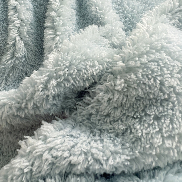 91家纺网 家纺一手货源 找家纺 蜜柚 2024新款暖阳绒牛奶绒贴标贝壳边四件套 花语-蓝灰