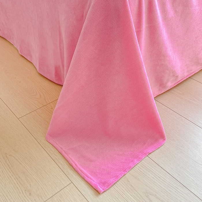 91家纺网 家纺一手货源 找家纺 三朵 2023新款牛奶绒小清新系列四件套 粉红豹