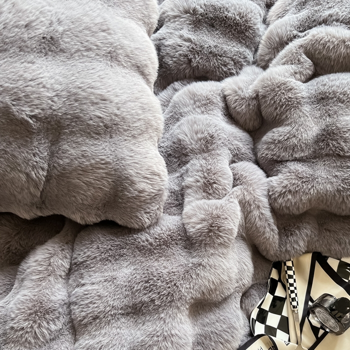 91家纺网 家纺一手货源 找家纺 慕尚 2025新款480g加厚兔毛绒兔兔绒四件套 薇妮绅士灰